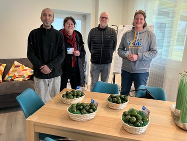 Übergabe Ostereier AWO